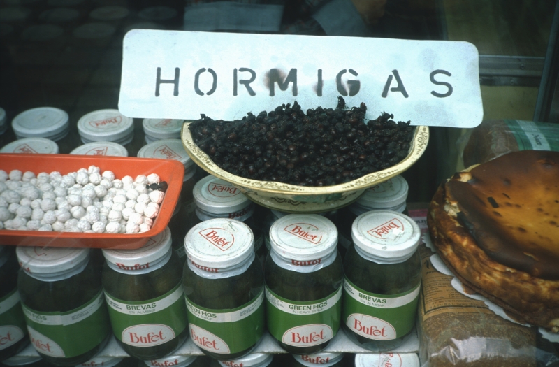 Delikatesse: Kandierte Ameisen in einem Laden in Bogot&aacute;