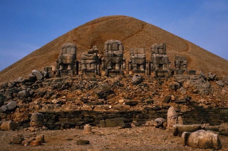Ein Berg als Grabmal f&uuml;r Antiochus I